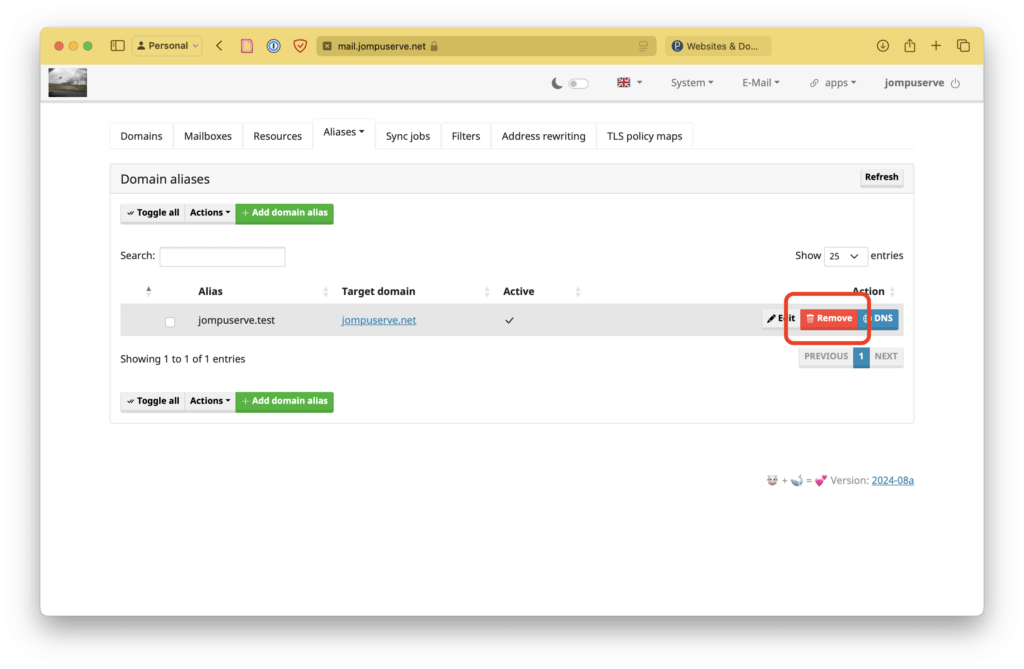 screenshot of the mailcow UI with a red box around the Remove button next to a domain alias